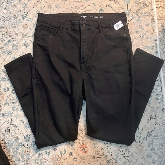 *NWT* OLD NAVY 3-Sizes-in-1 Extra High-Waisted Rockstar Skinny Jeans Sizes 14-18 - Picture 2 of 6